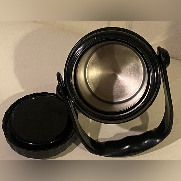 NIB Trudeau wide mouth insulated thermos - Picture 8 of 9